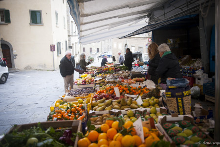 Market Views:  Cortona, Italy